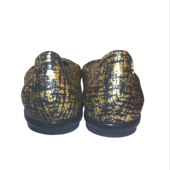 NEW SAS Scenic Ballet Flat Leather Black and Gold Ortholite Slip On sz 8 - Picture 6 of 9
